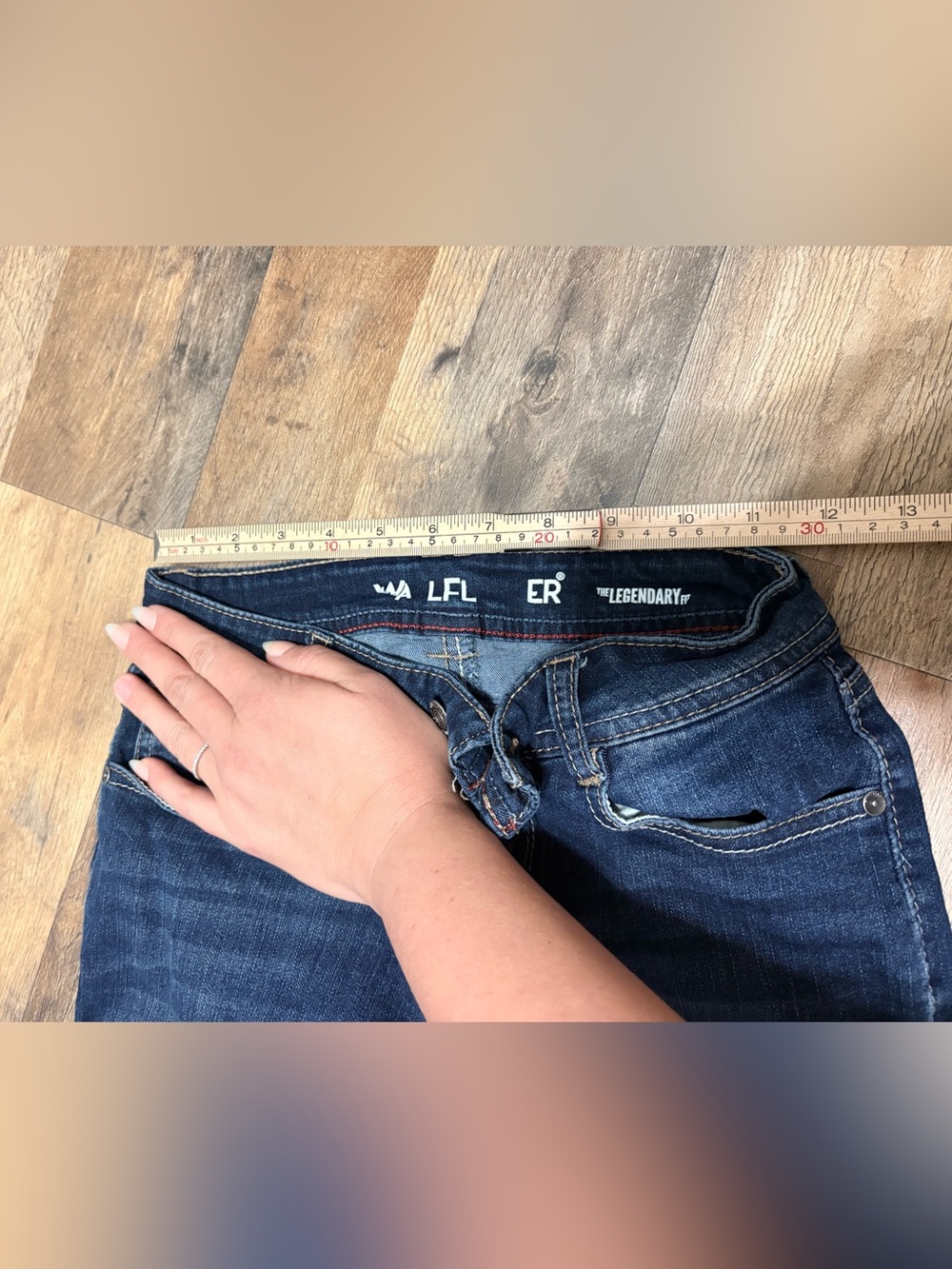 WallFlower Bootcut Jeans – Size 1 - Picture 4 of 6